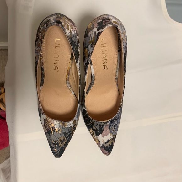 High Heels - Picture 6 of 7